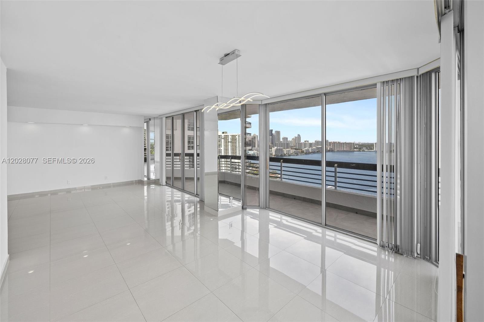 19195 NE 36th Ct #2705 Aventura, FL 33180
