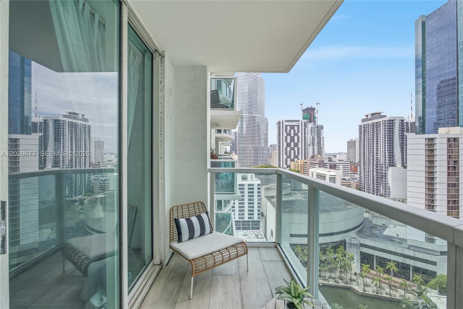 31 SE 5th St #2410 Miami, FL 33131