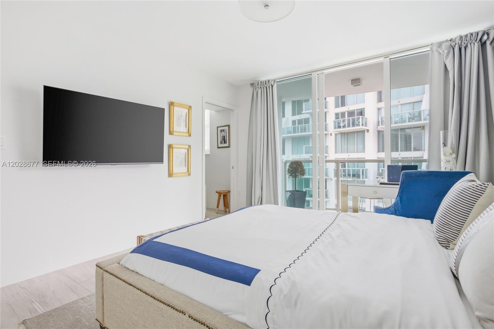 31 SE 5th St #2410 Miami, FL 33131