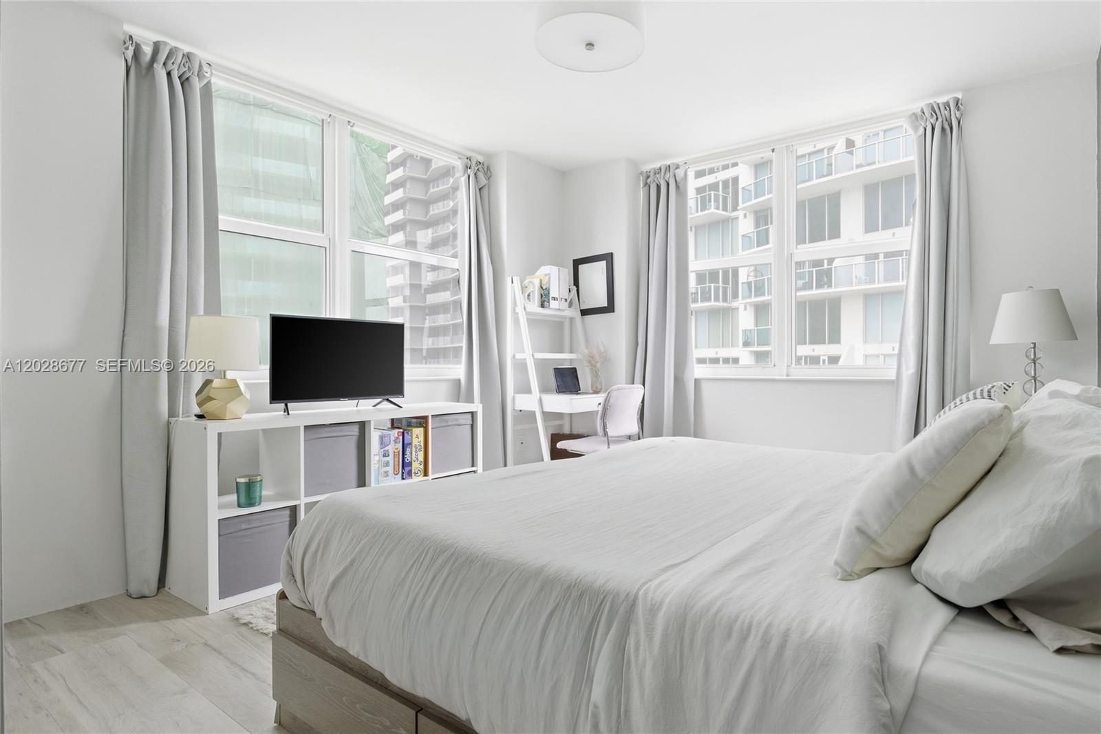 31 SE 5th St #2410 Miami, FL 33131
