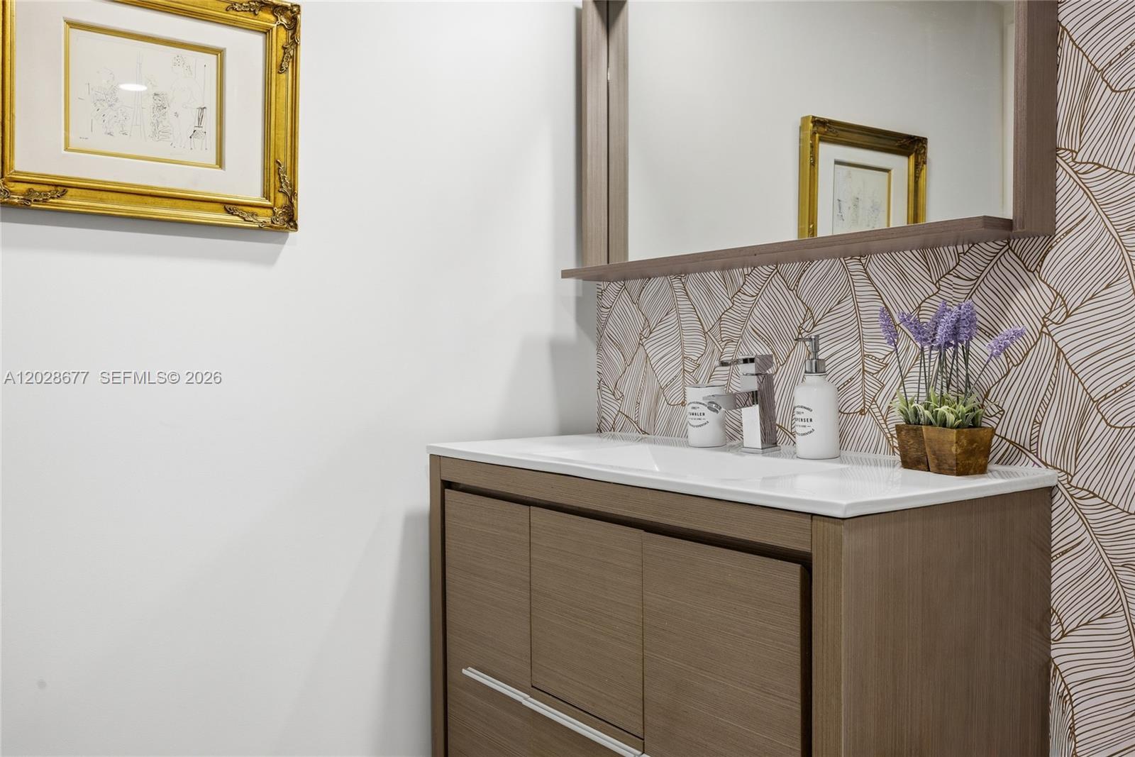 31 SE 5th St #2410 Miami, FL 33131