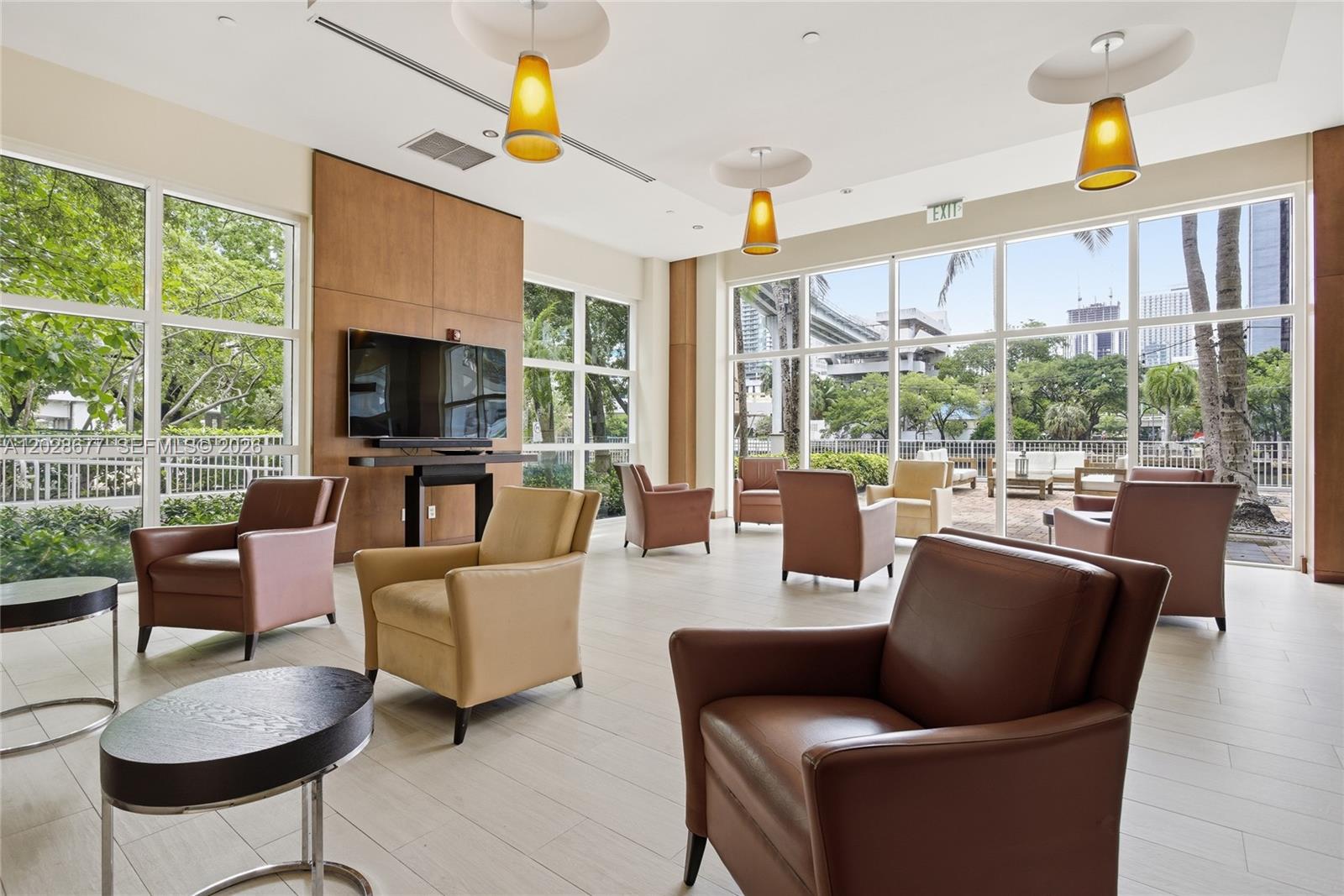 31 SE 5th St #2410 Miami, FL 33131