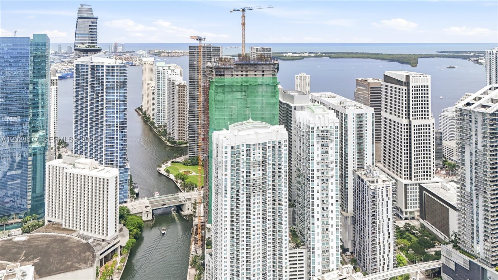 31 SE 5th St #2410 Miami, FL 33131