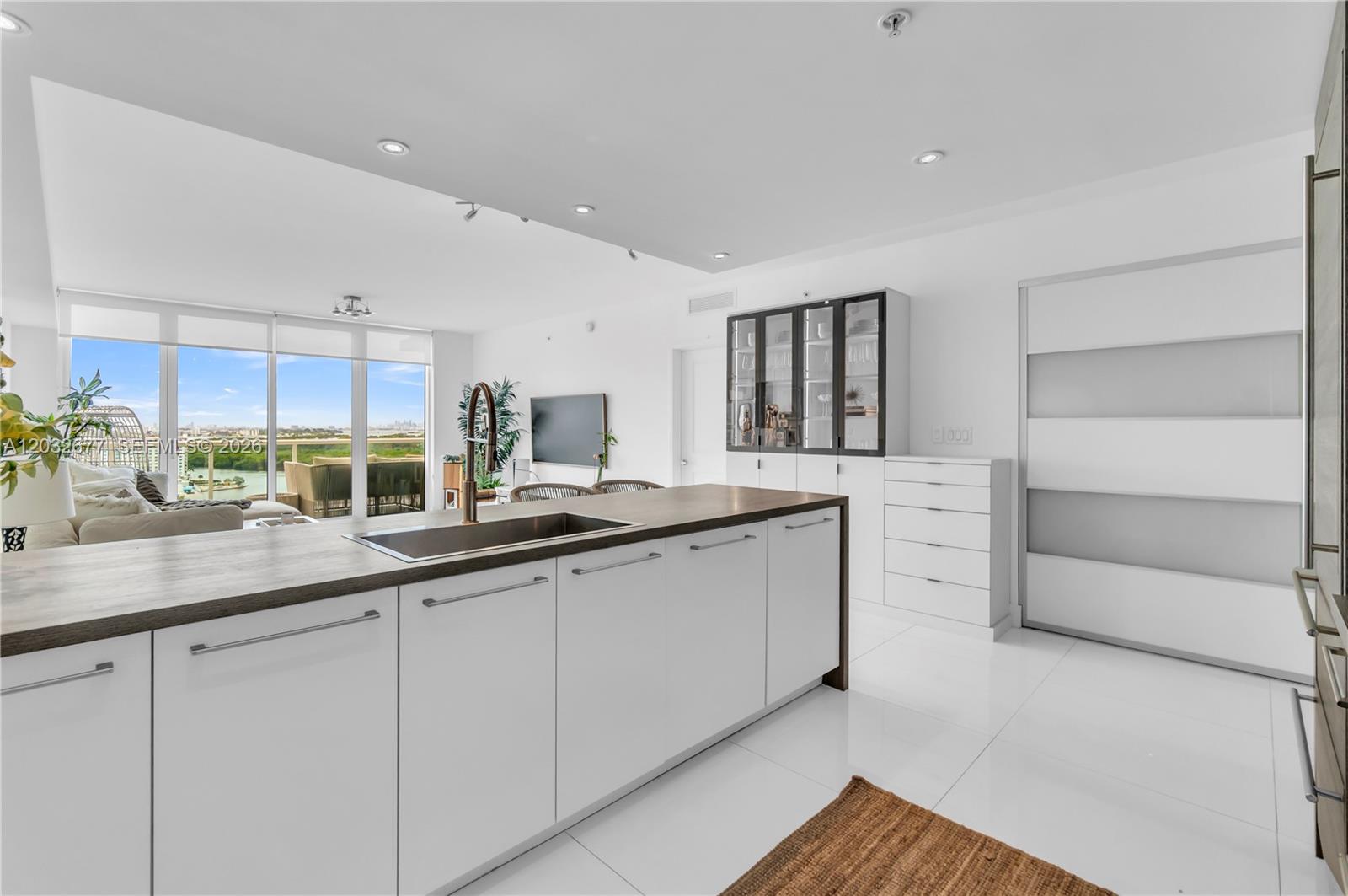 400 Sunny Isles Blvd #1917 Sunny Isles Beach, FL 33160