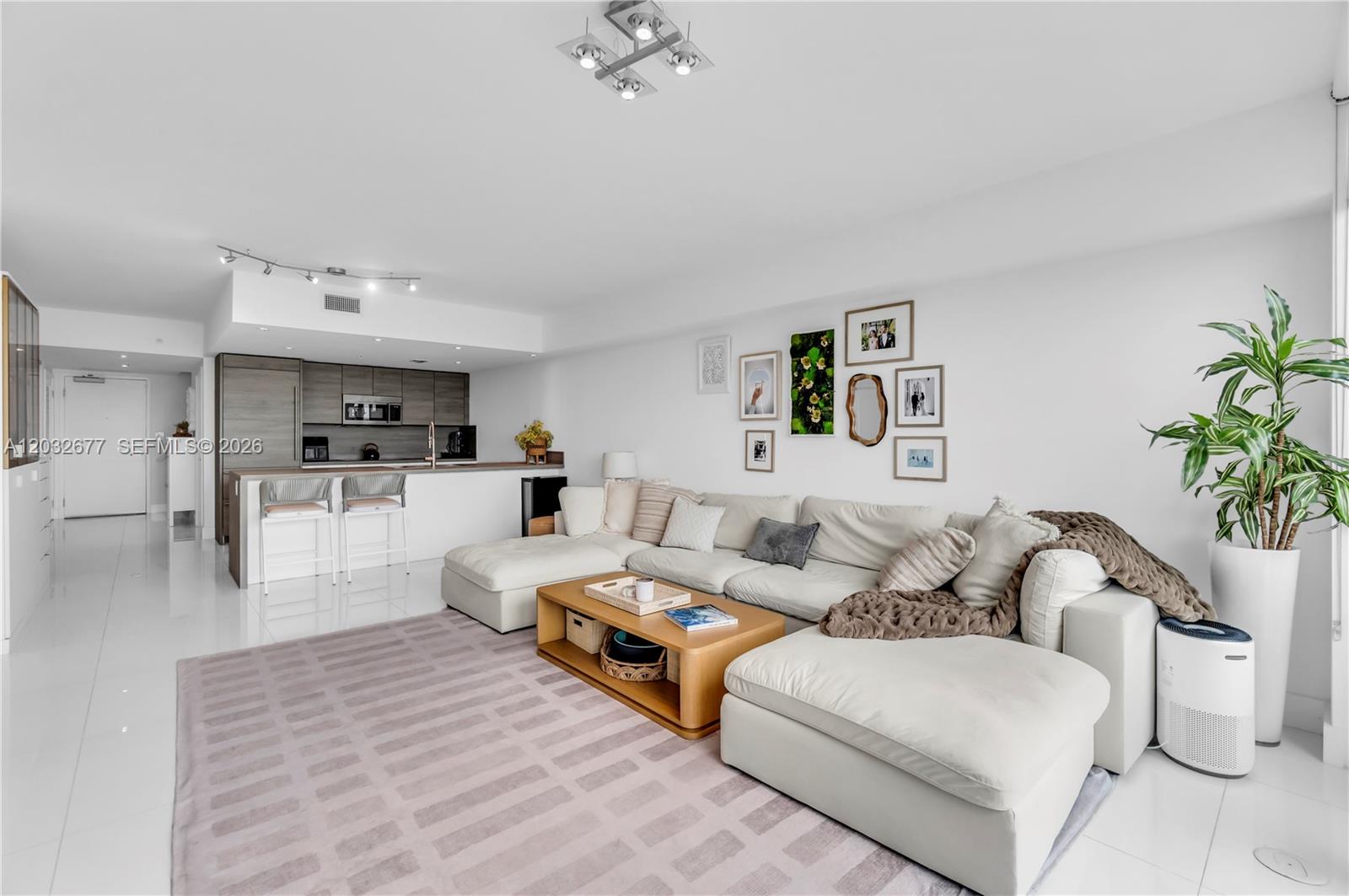 400 Sunny Isles Blvd #1917 Sunny Isles Beach, FL 33160