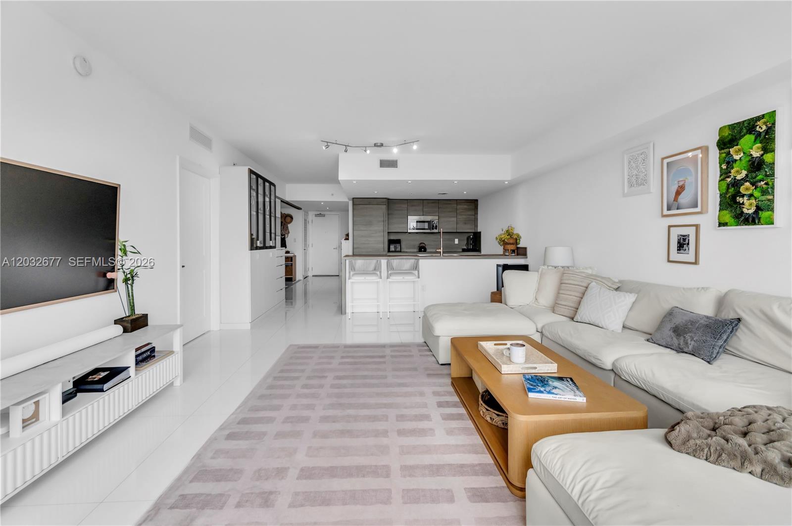 400 Sunny Isles Blvd #1917 Sunny Isles Beach, FL 33160