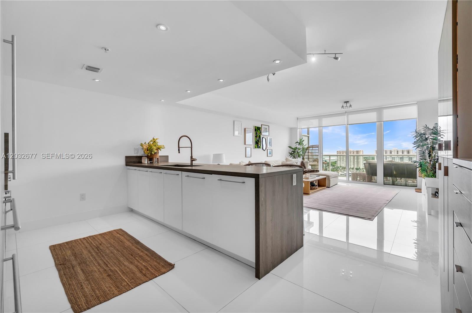 400 Sunny Isles Blvd #1917 Sunny Isles Beach, FL 33160