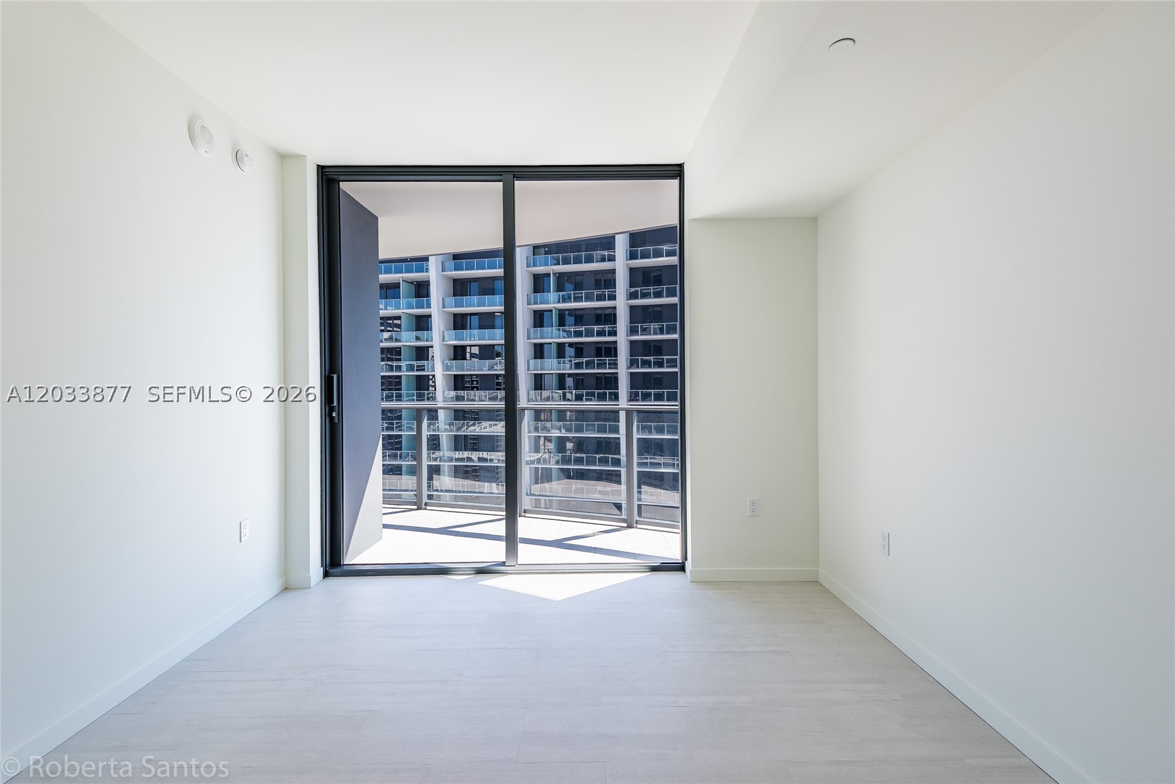 image Brickell Flatiron33