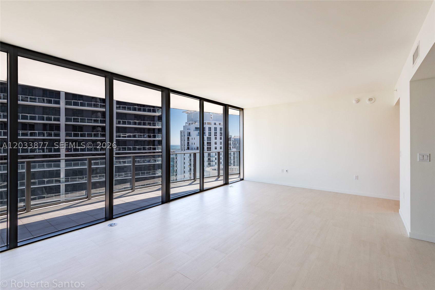 image Brickell Flatiron42