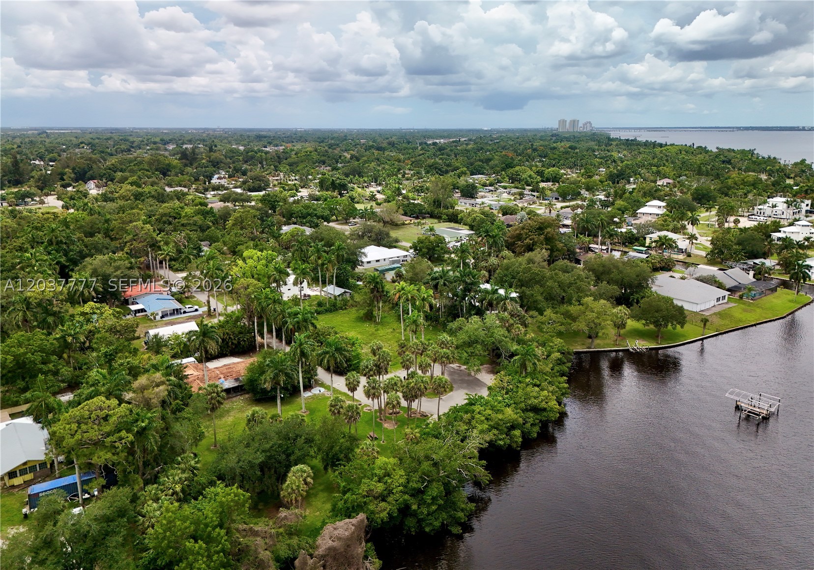 304 Royal Palm Park Rd Fort Myers, FL 33905