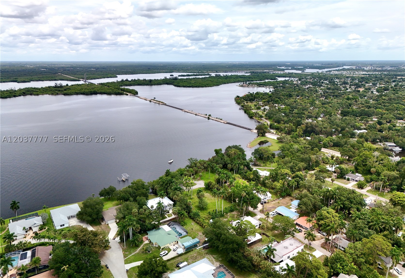 304 Royal Palm Park Rd Fort Myers, FL 33905