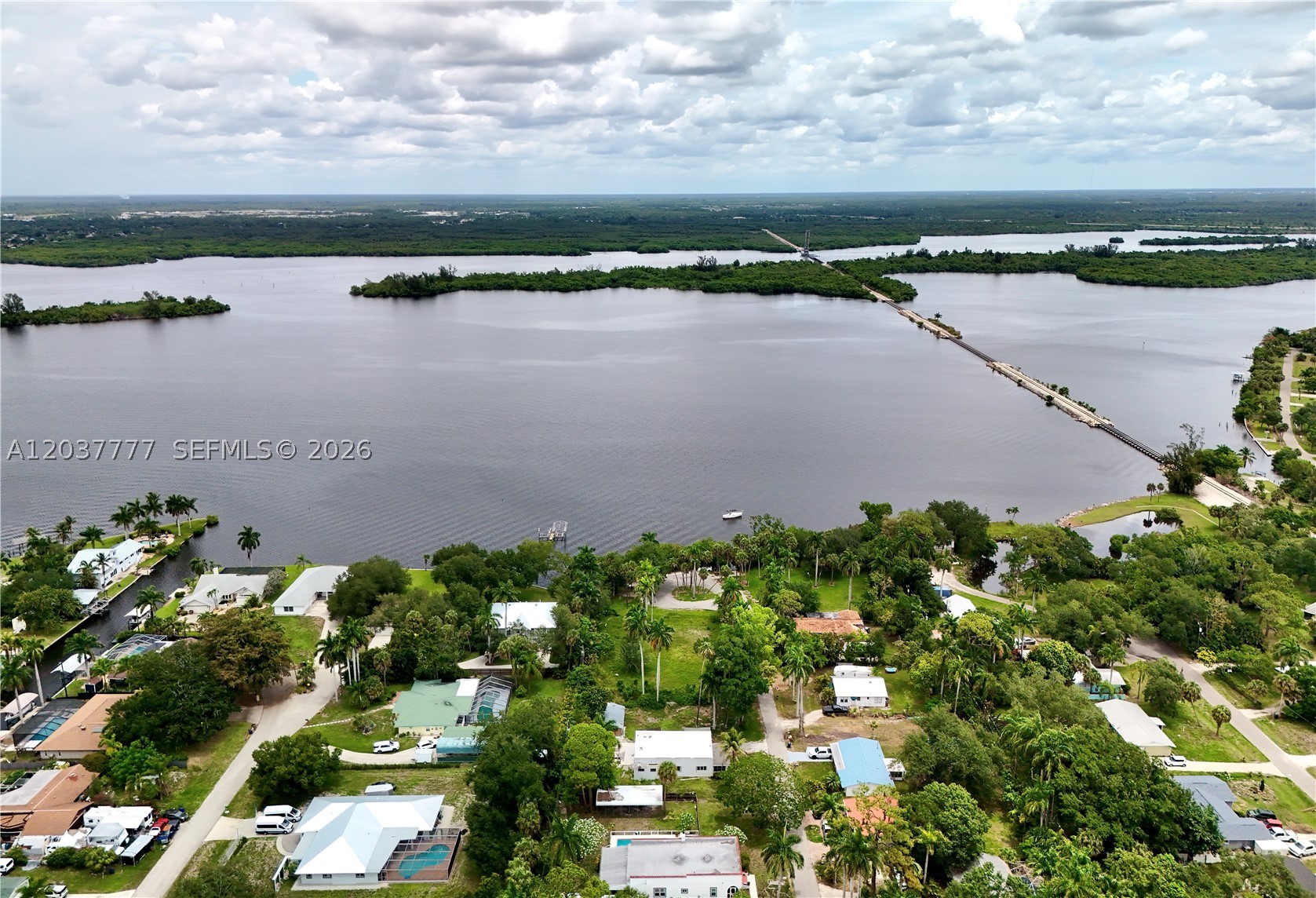 304 Royal Palm Park Rd Fort Myers, FL 33905