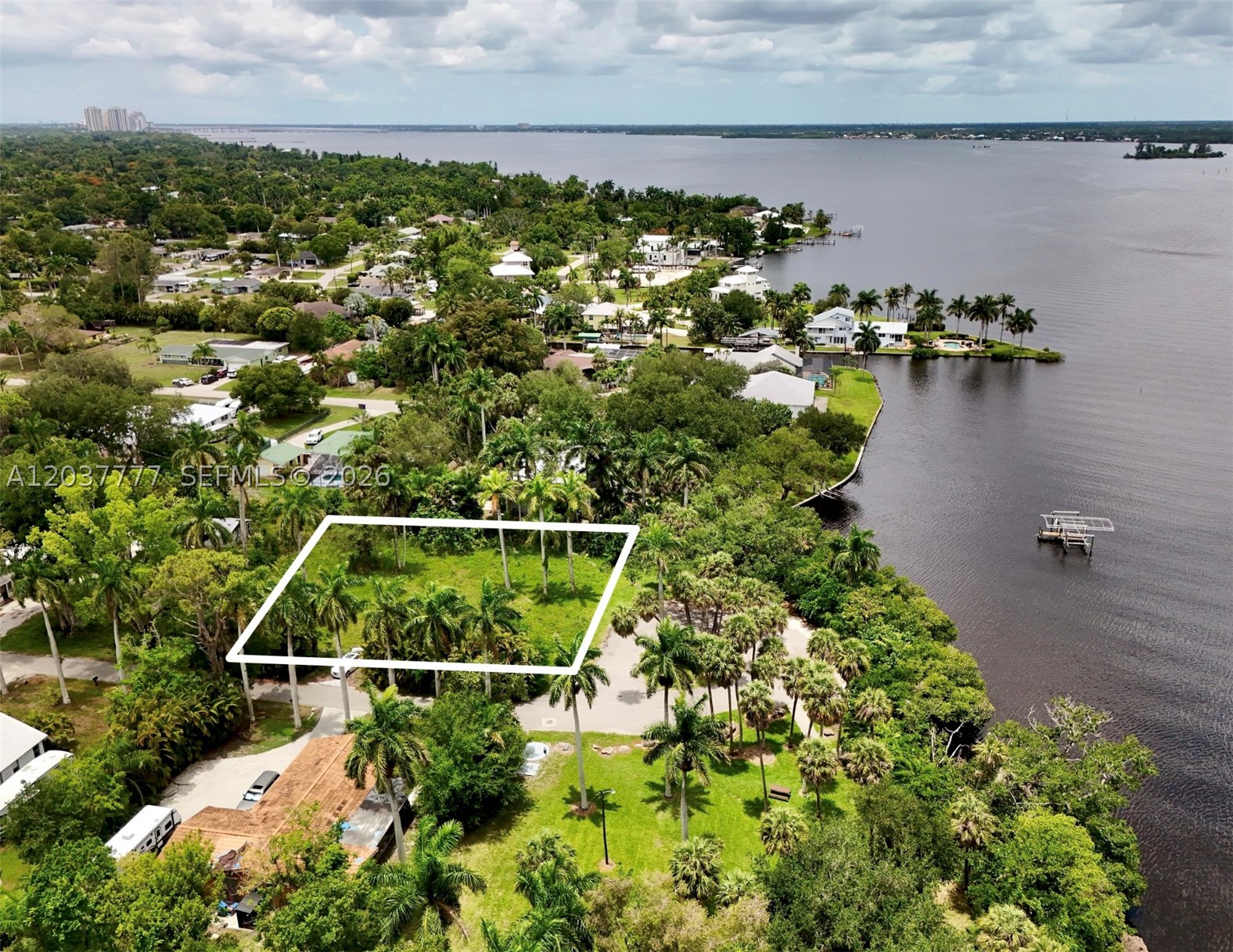 304 Royal Palm Park Rd Fort Myers, FL 33905