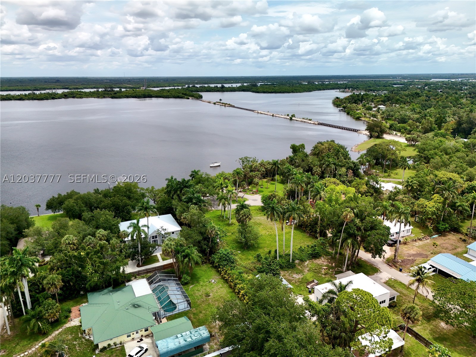 304 Royal Palm Park Rd Fort Myers, FL 33905