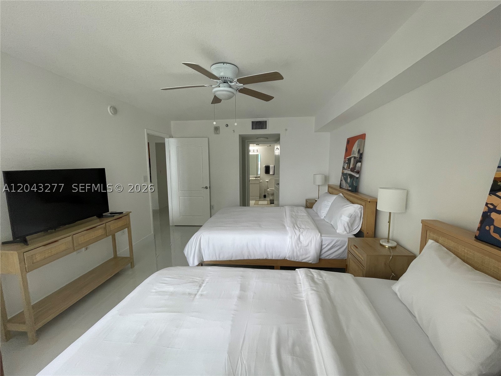 image The Club at Brickell Bay8