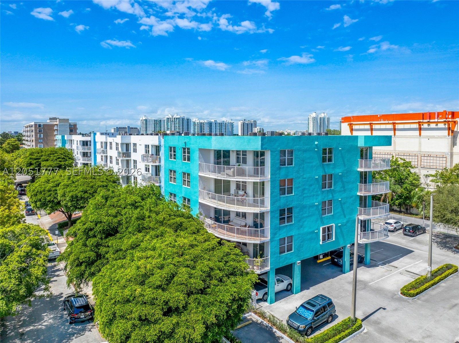 1555 N Treasure Dr #207
