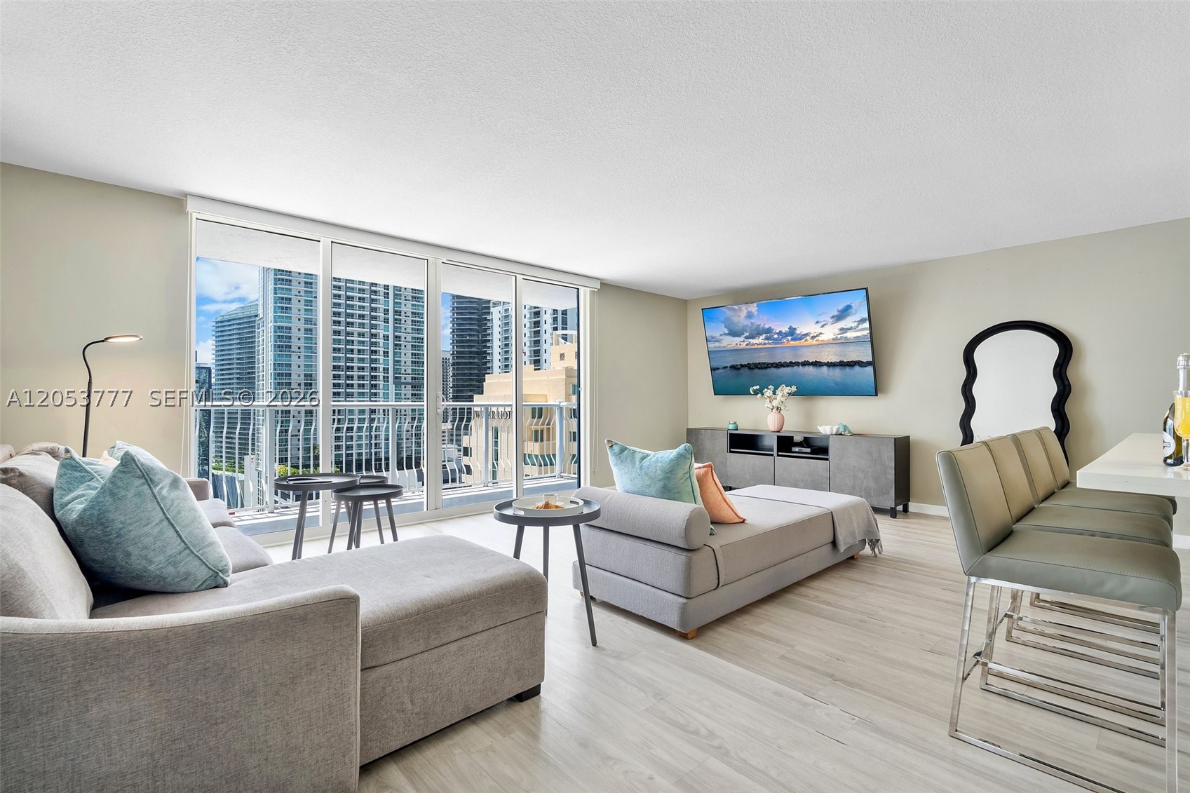 1200 Brickell Bay Dr #2423 Miami, FL 33131