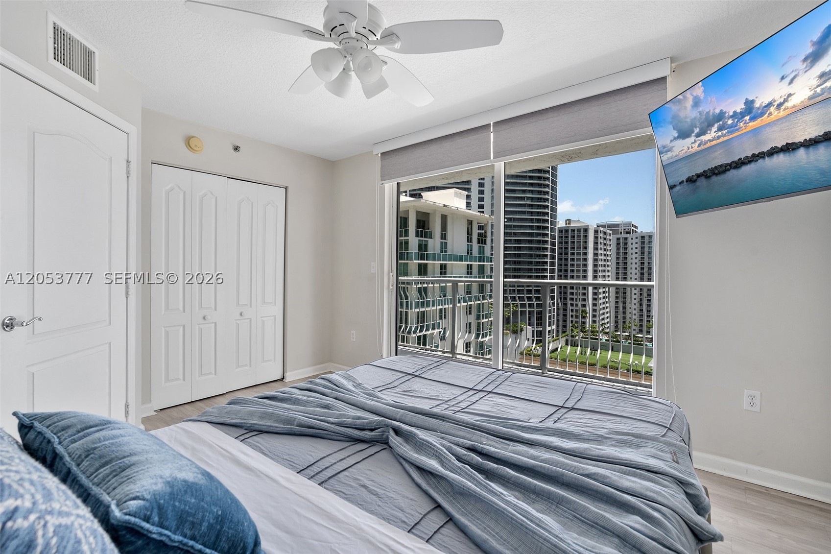 1200 Brickell Bay Dr #2423 Miami, FL 33131