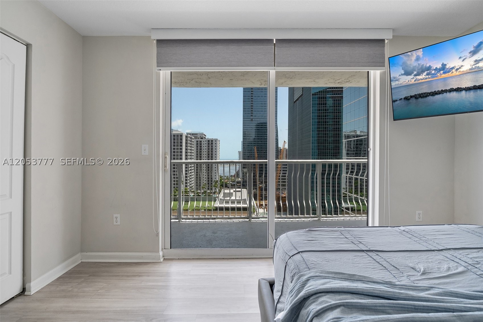 1200 Brickell Bay Dr #2423 Miami, FL 33131