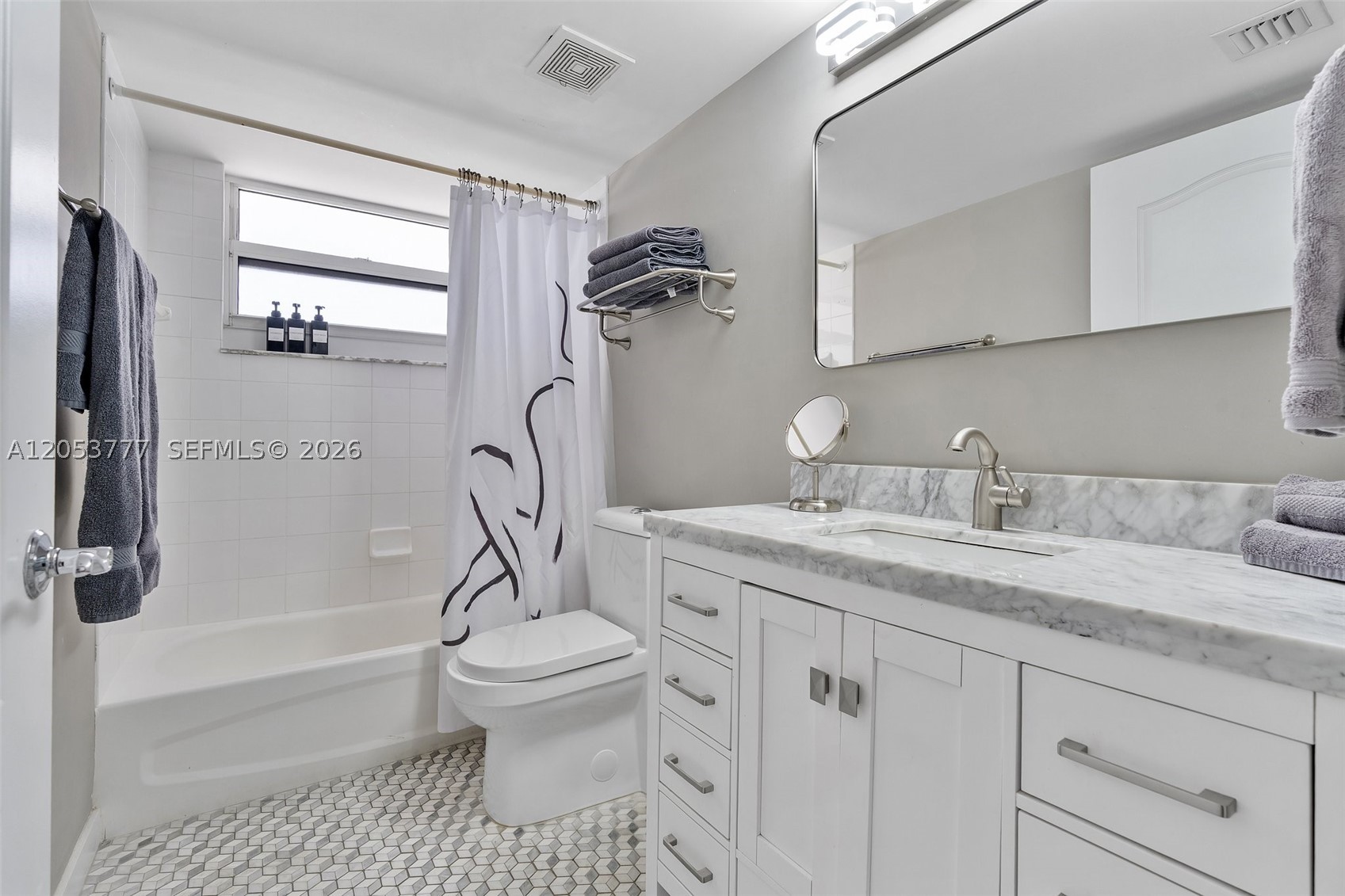 1200 Brickell Bay Dr #2423 Miami, FL 33131
