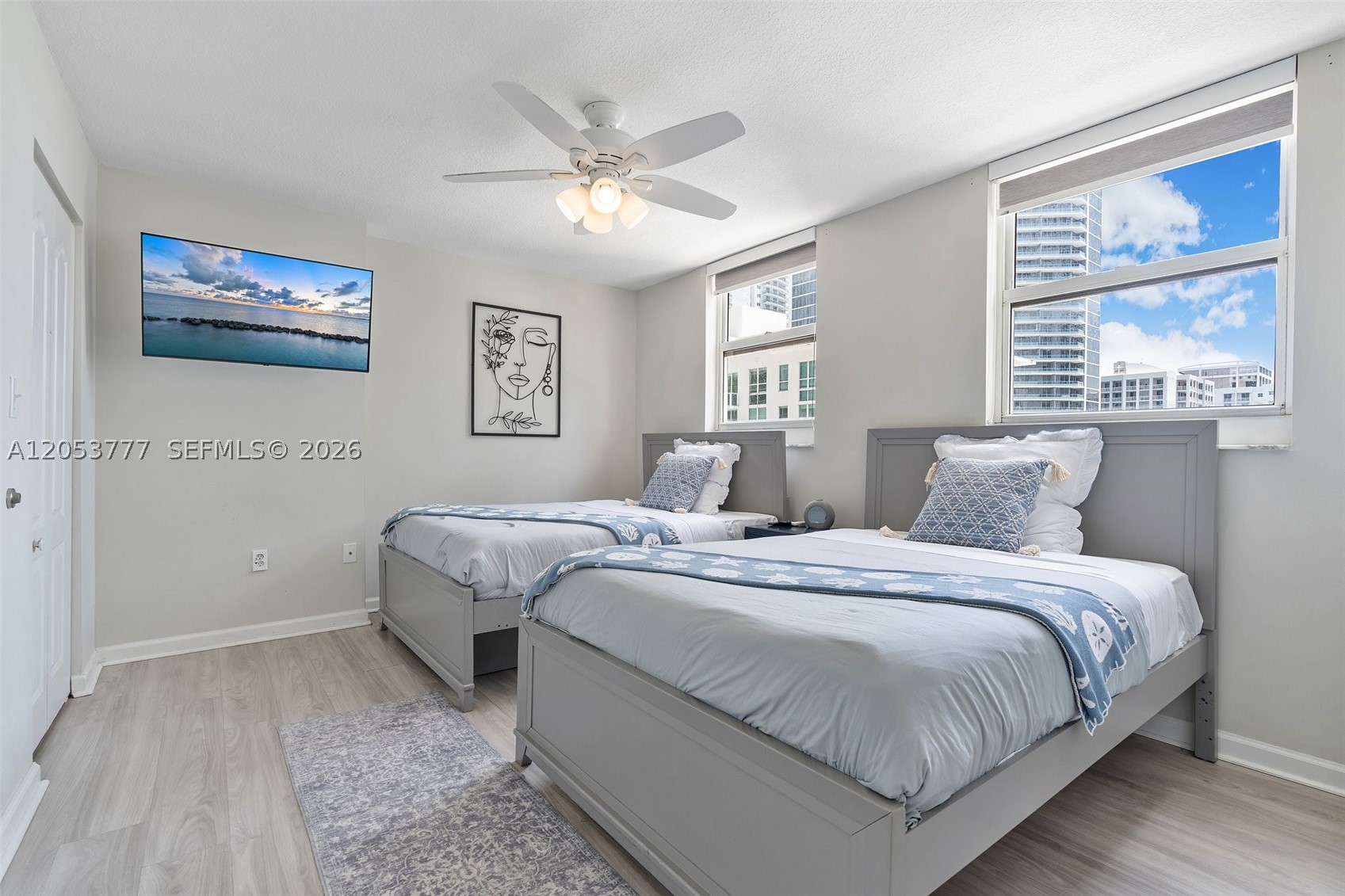 1200 Brickell Bay Dr #2423 Miami, FL 33131