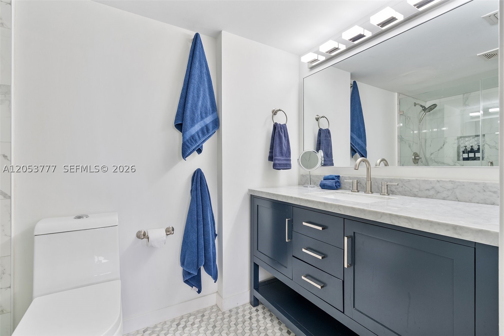 1200 Brickell Bay Dr #2423 Miami, FL 33131