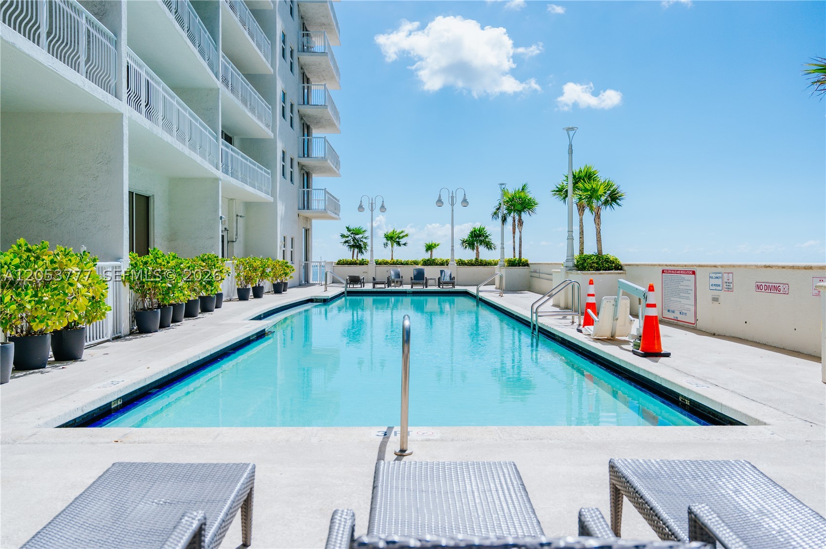 1200 Brickell Bay Dr #2423 Miami, FL 33131
