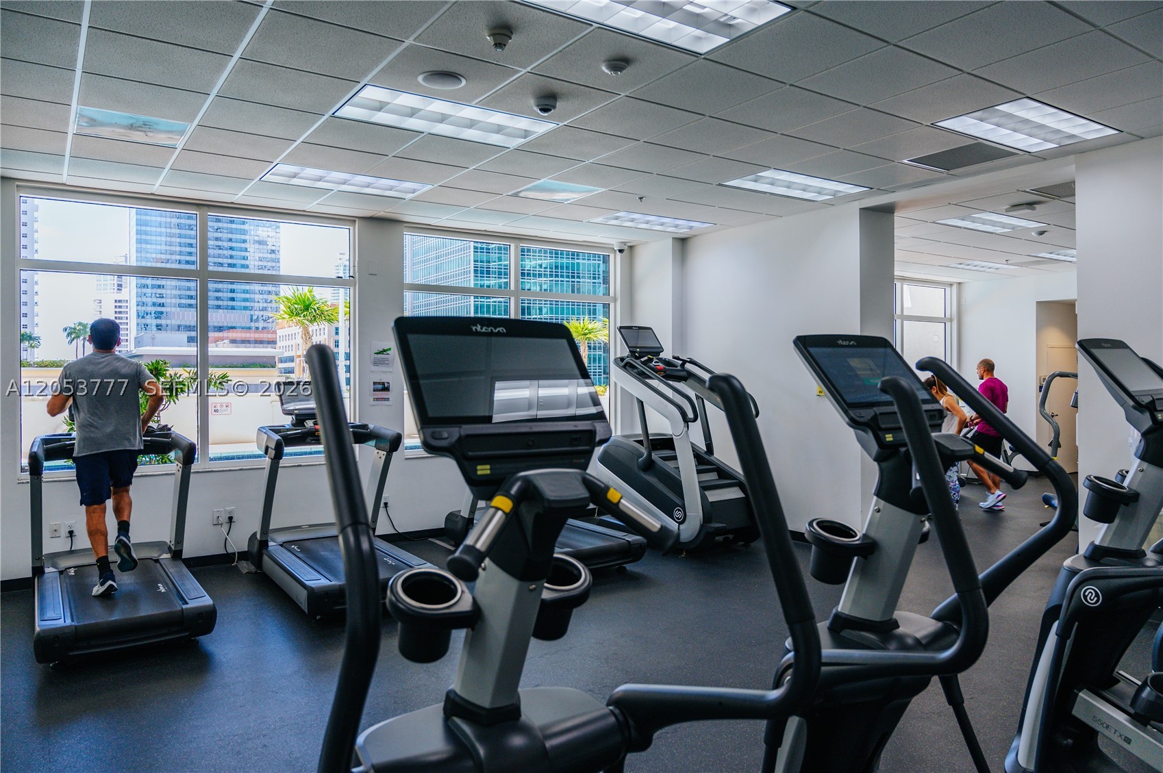 1200 Brickell Bay Dr #2423 Miami, FL 33131