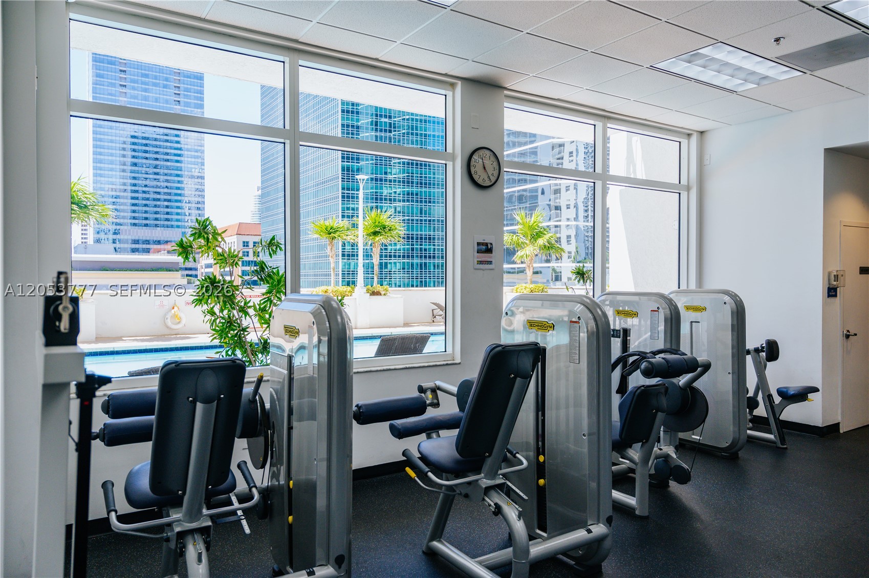 1200 Brickell Bay Dr #2423 Miami, FL 33131