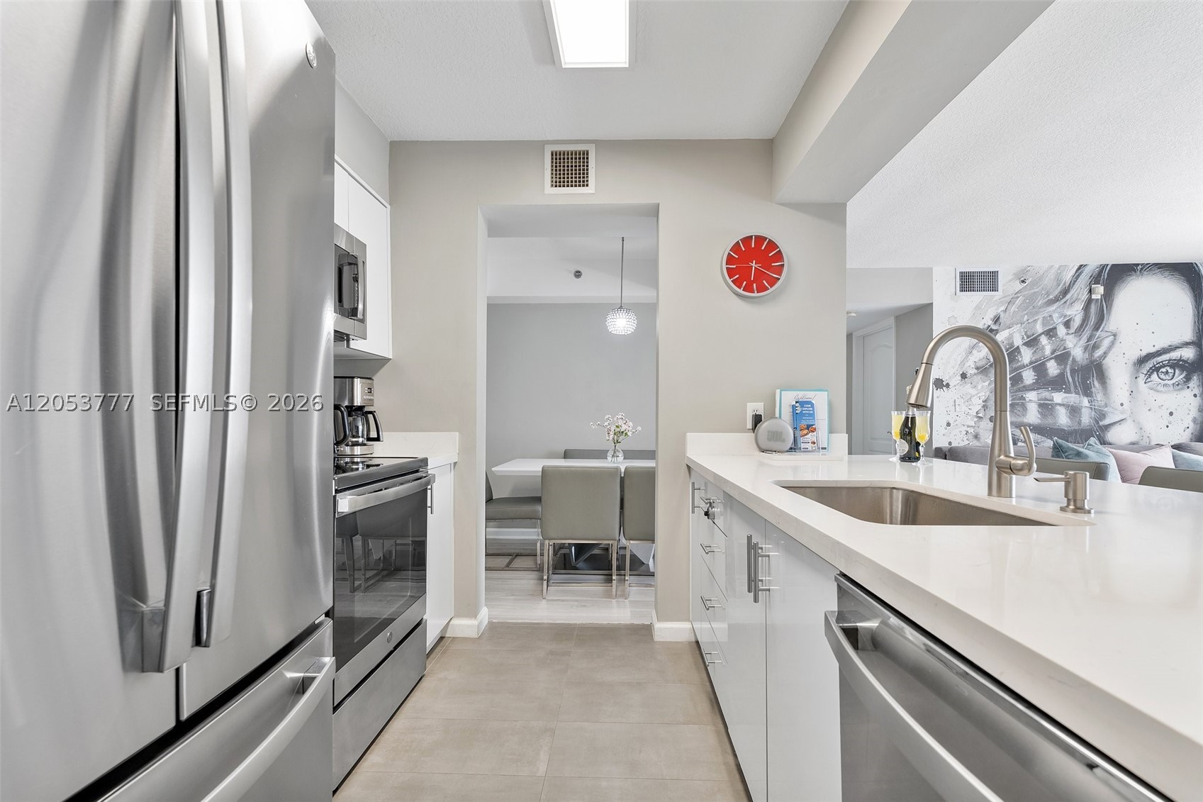1200 Brickell Bay Dr #2423 Miami, FL 33131