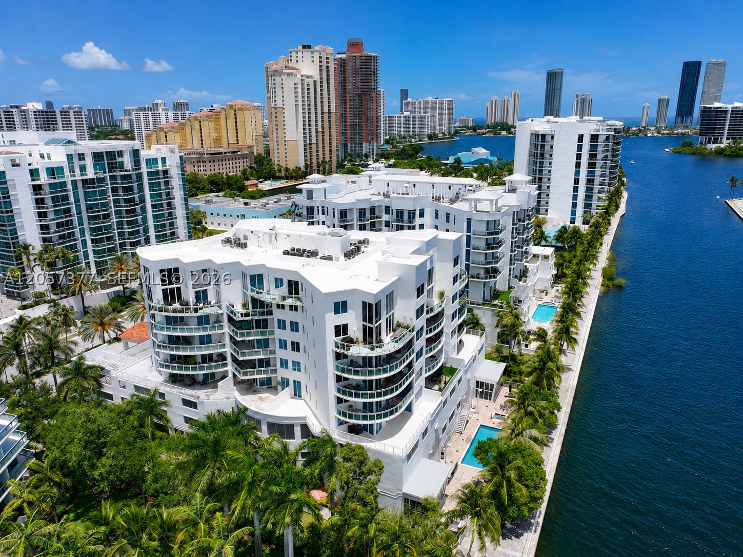 3000 NE 188th St #709 Aventura, FL 33180
