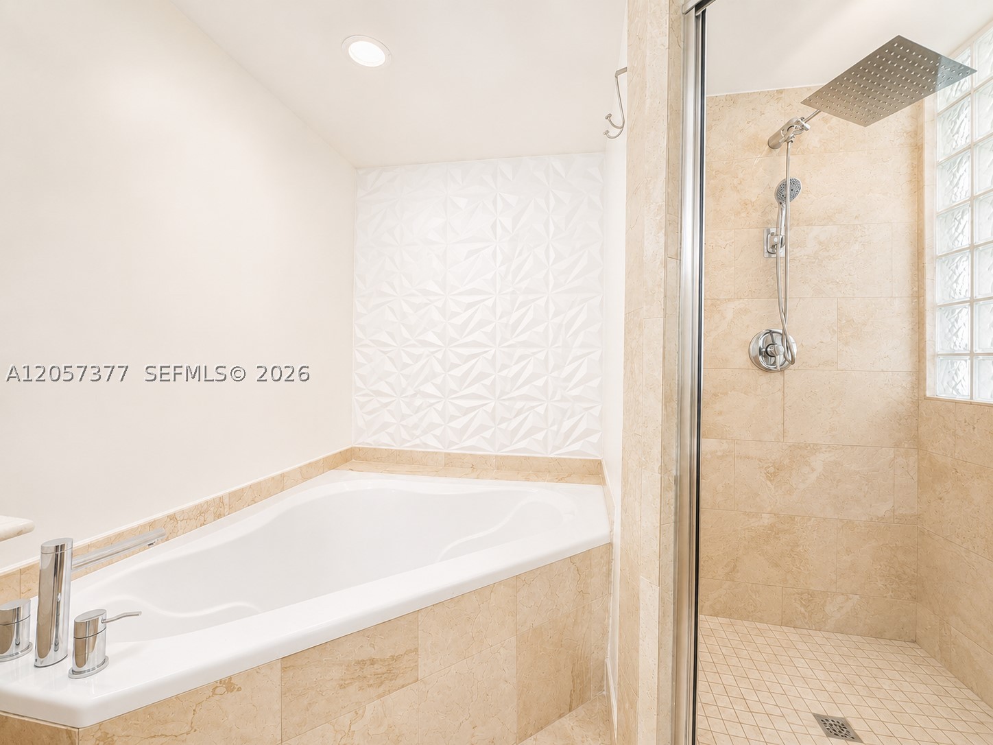 3000 NE 188th St #709 Aventura, FL 33180