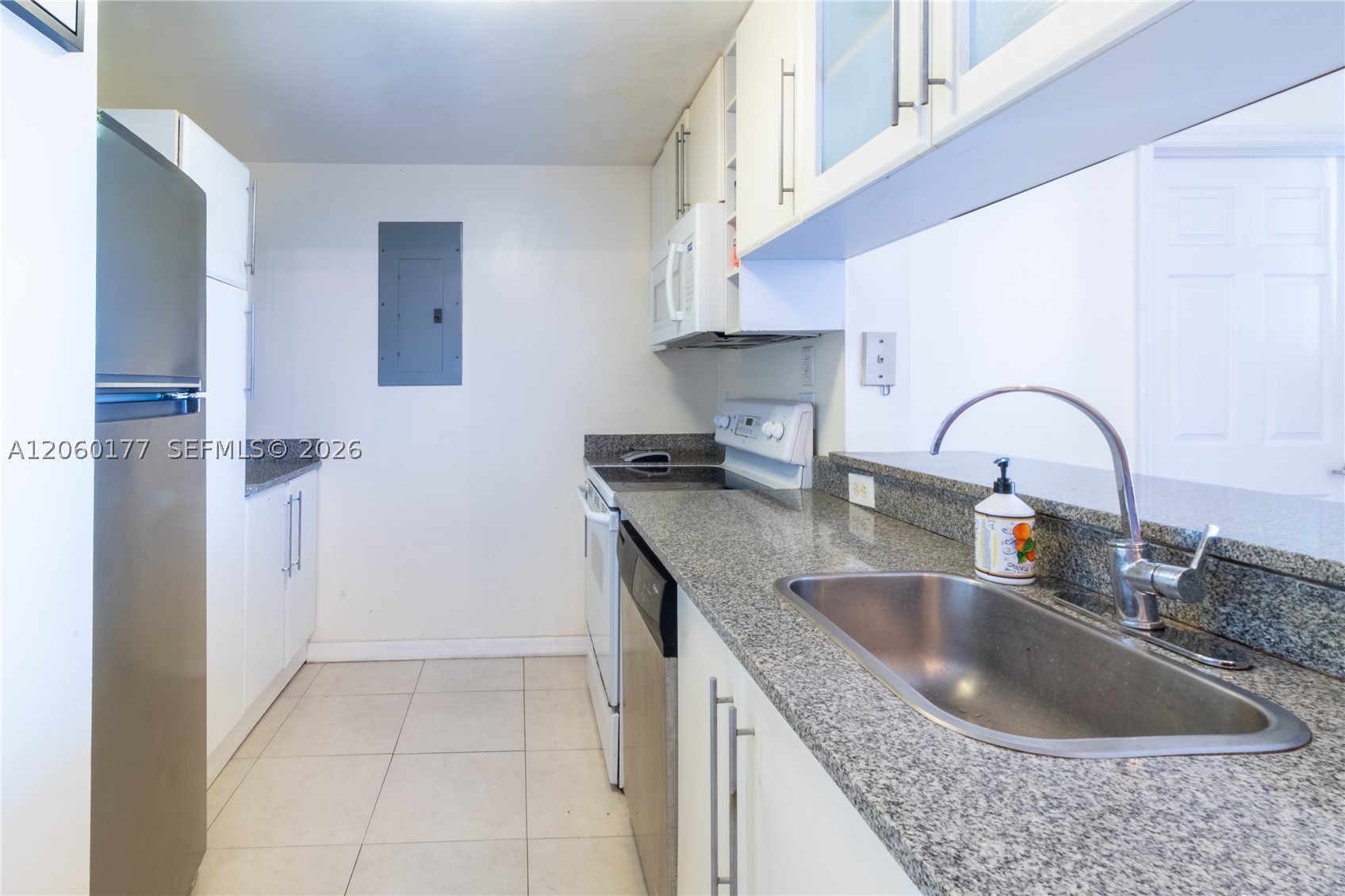 275 NE 18st #1110 Miami, FL 33132