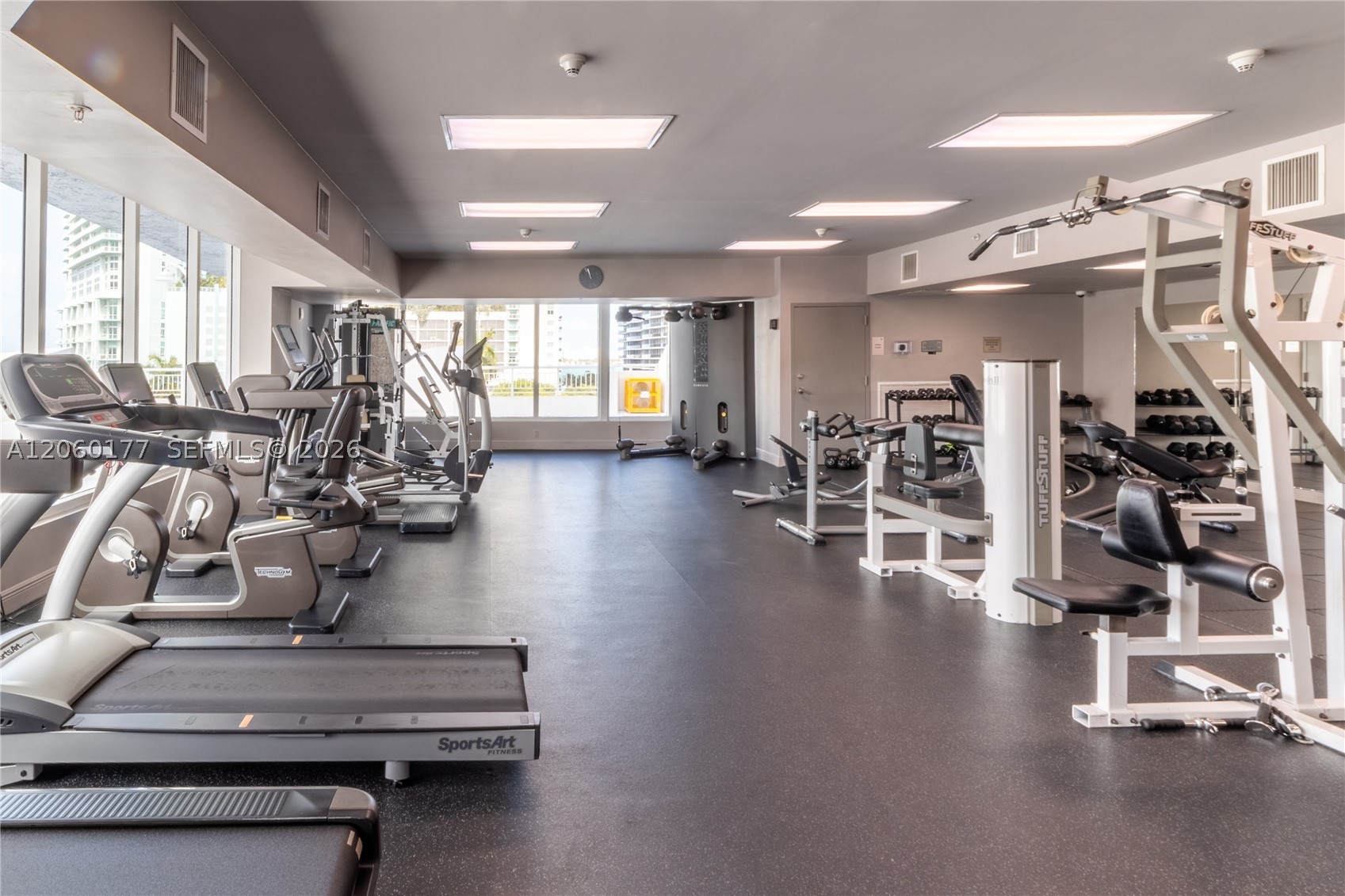 275 NE 18st #1110 Miami, FL 33132