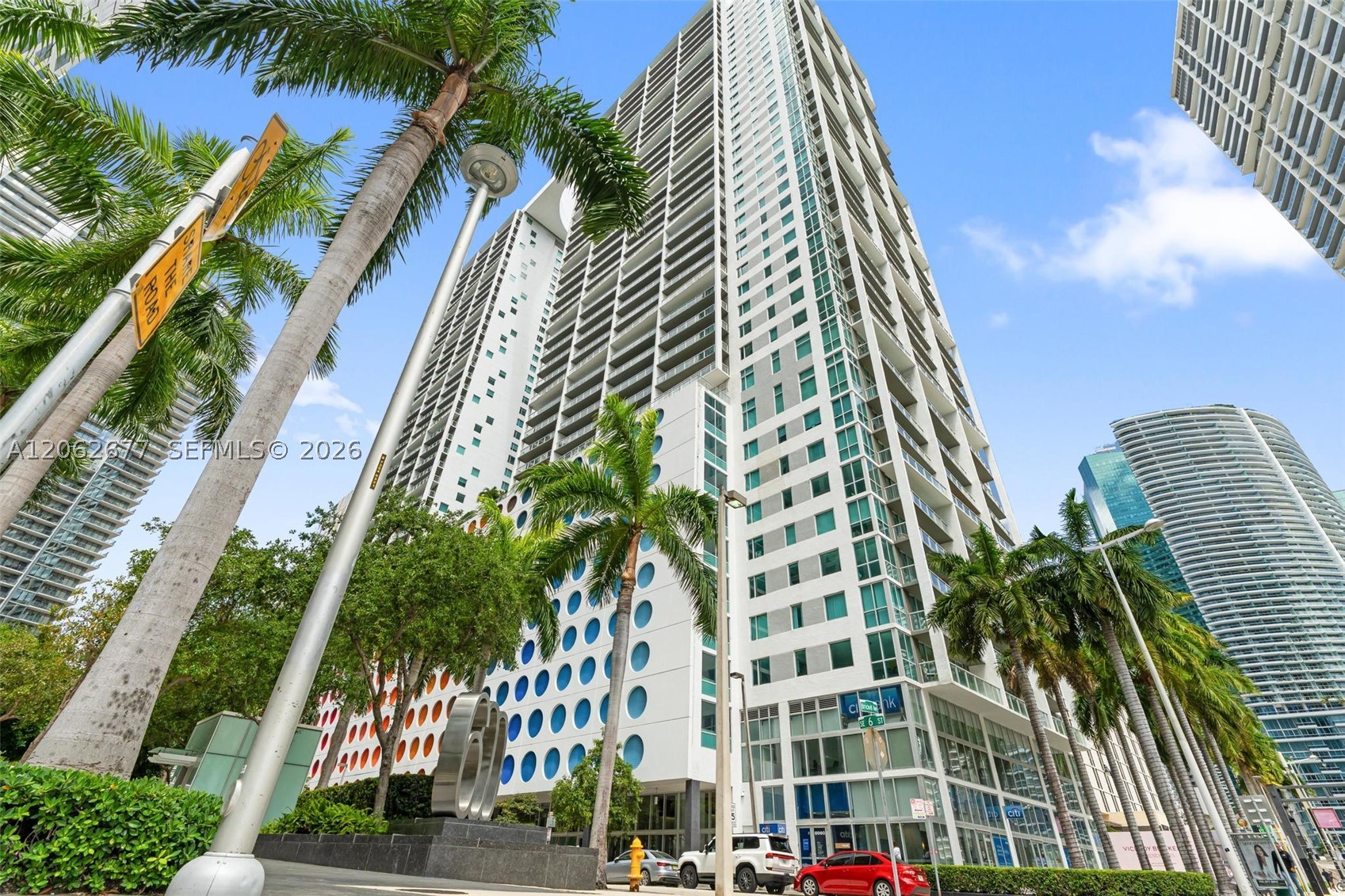 500 Brickell Ave #1405