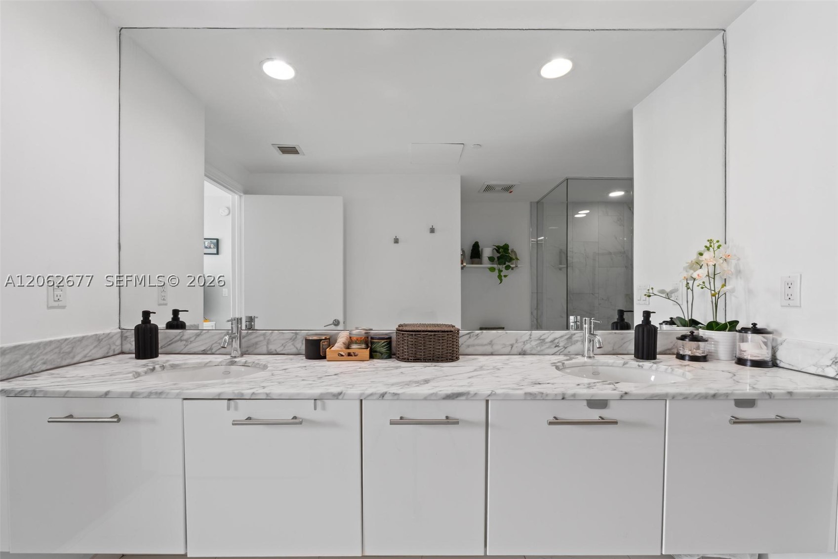 image 500 Brickell East25