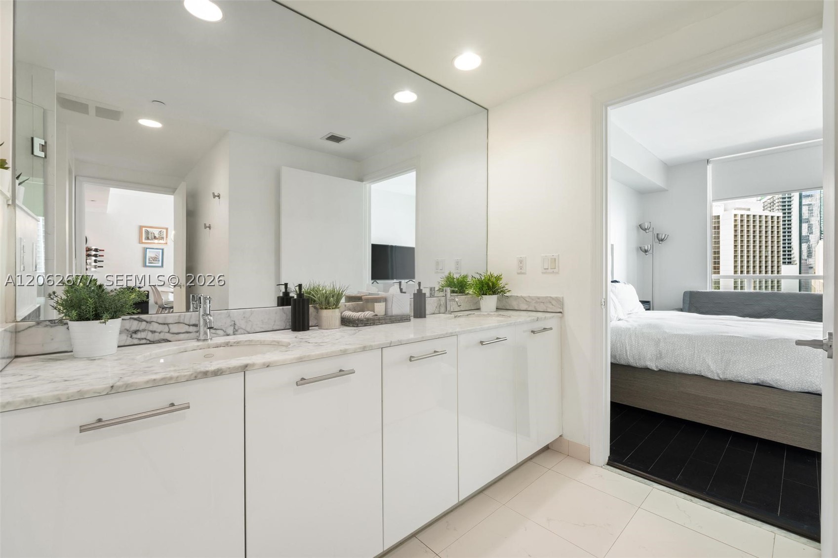 image 500 Brickell East33