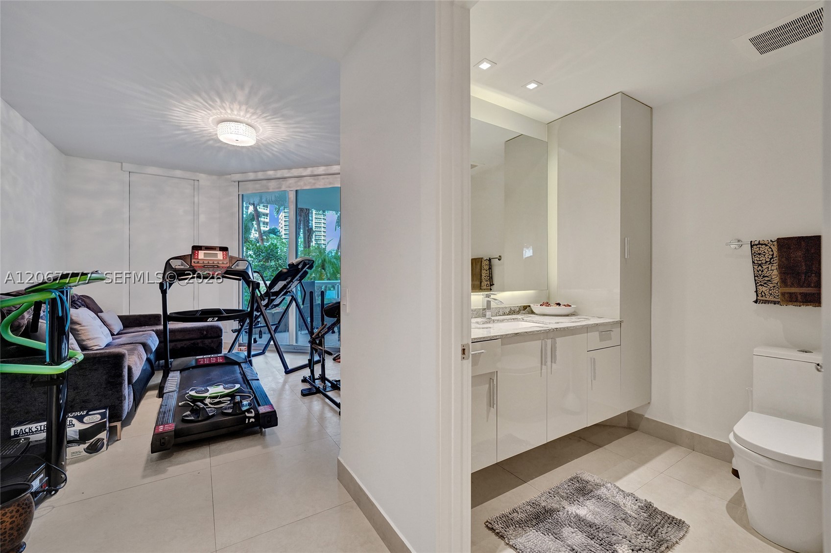 21200 Point Pl #403 Aventura, FL 33180