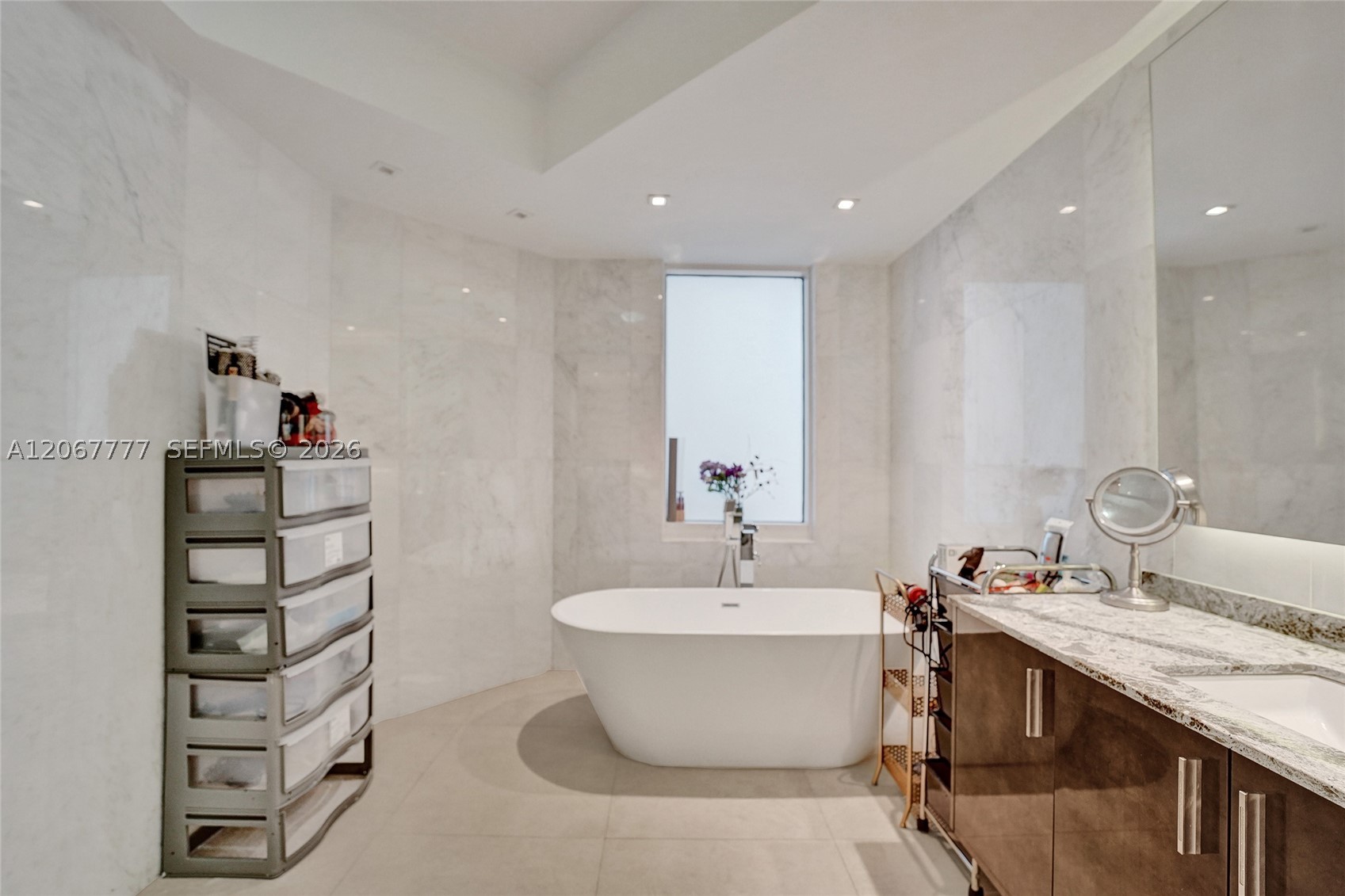 21200 Point Pl #403 Aventura, FL 33180