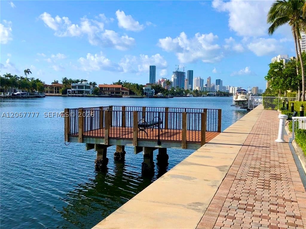 21200 Point Pl #403 Aventura, FL 33180