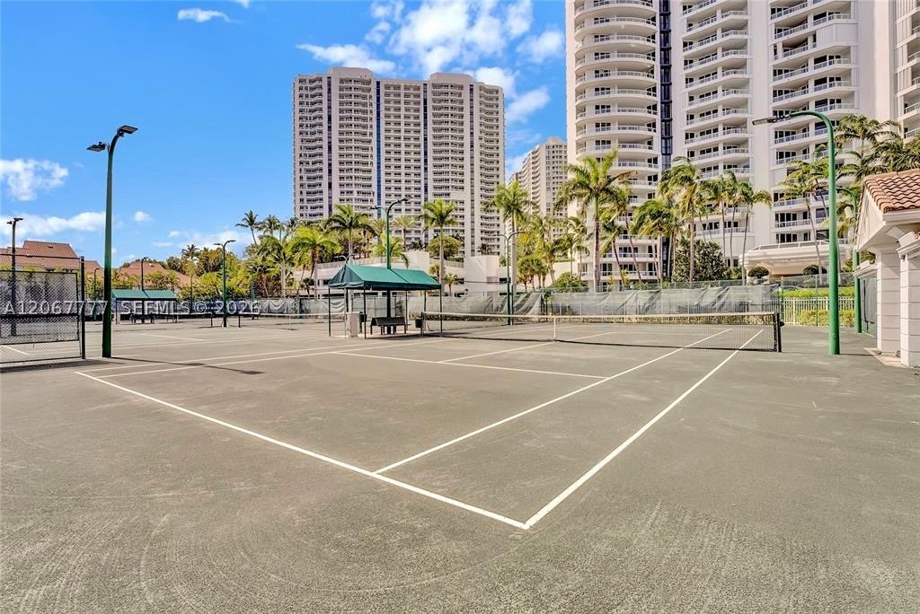 21200 Point Pl #403 Aventura, FL 33180