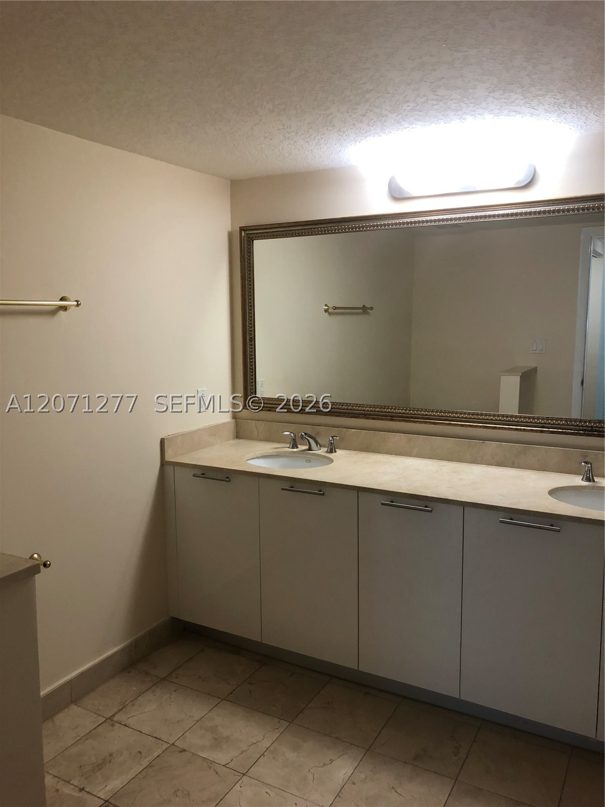 1800 N Bayshore Dr #814 Miami, FL 33132