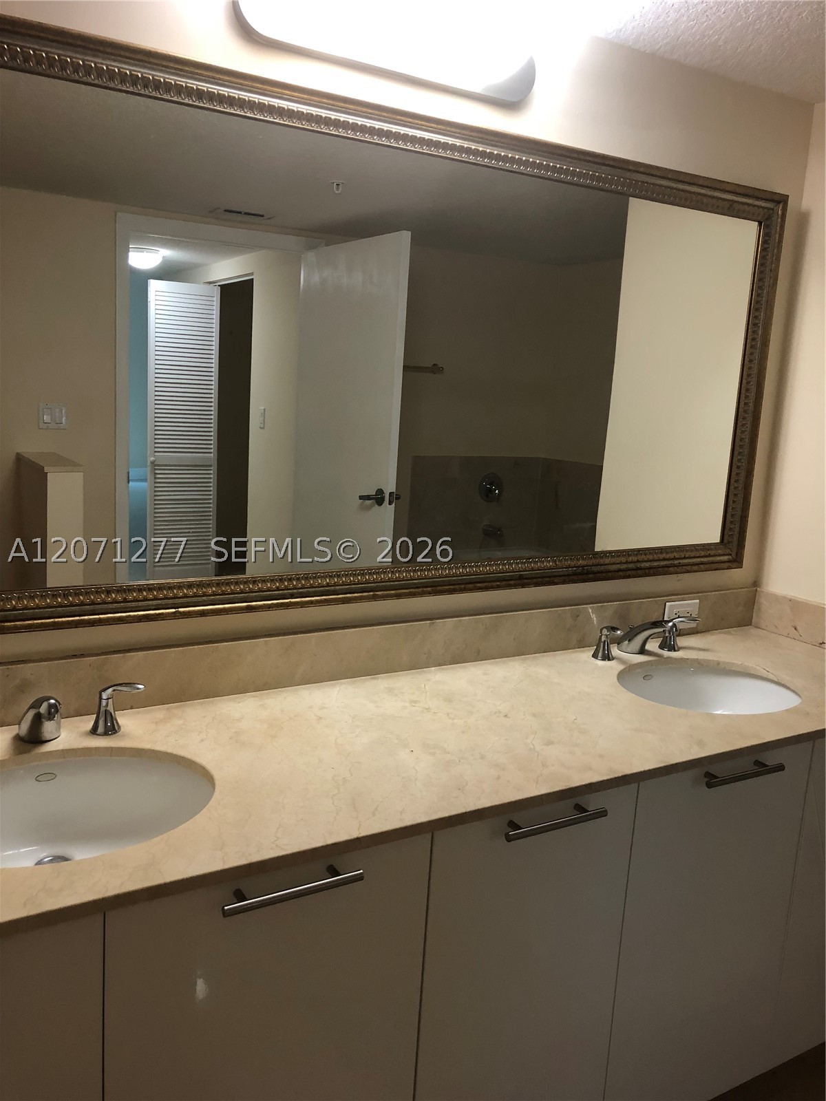 1800 N Bayshore Dr #814 Miami, FL 33132