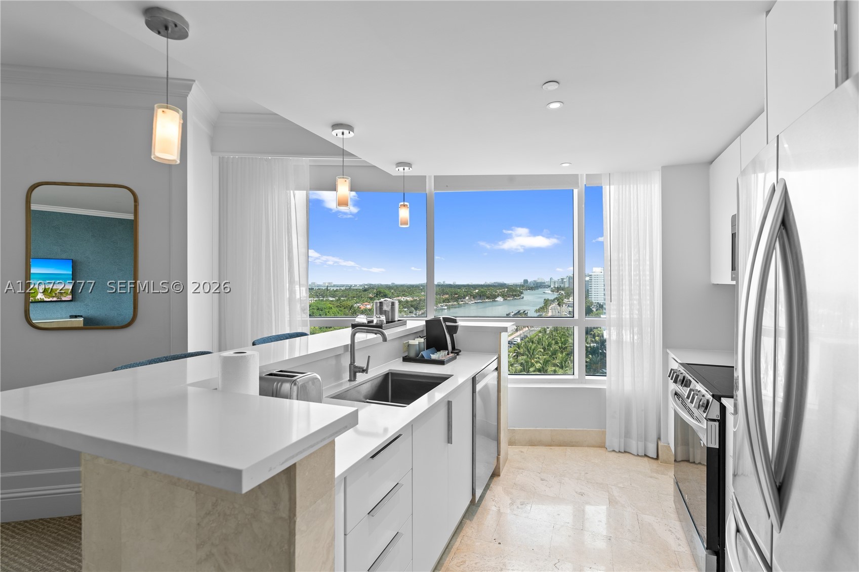4401 Collins Ave #1115 Miami Beach, FL 33140