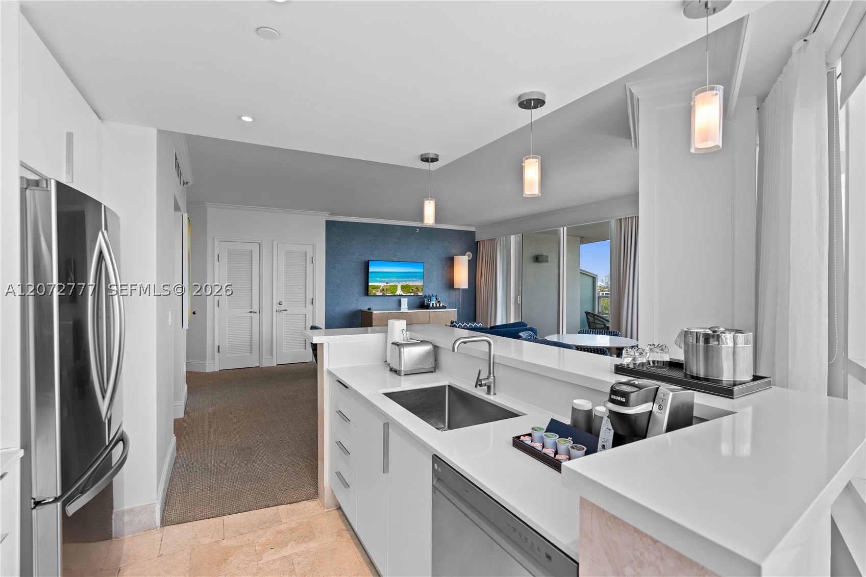 4401 Collins Ave #1115 Miami Beach, FL 33140