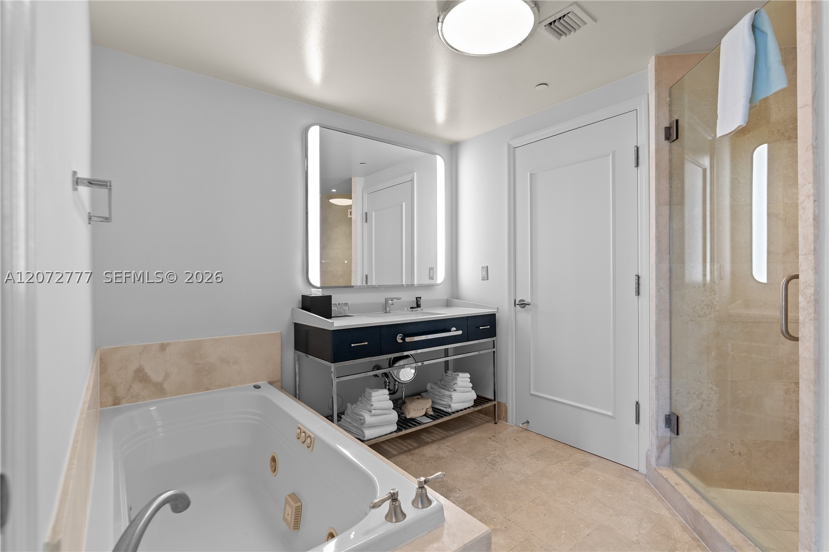 4401 Collins Ave #1115 Miami Beach, FL 33140