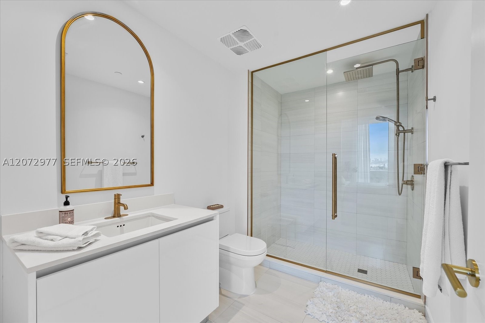2678 Tigertail Ave #1508 Miami, FL 33133