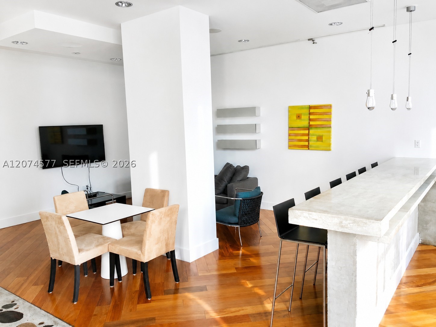 image Loft Downtown I12