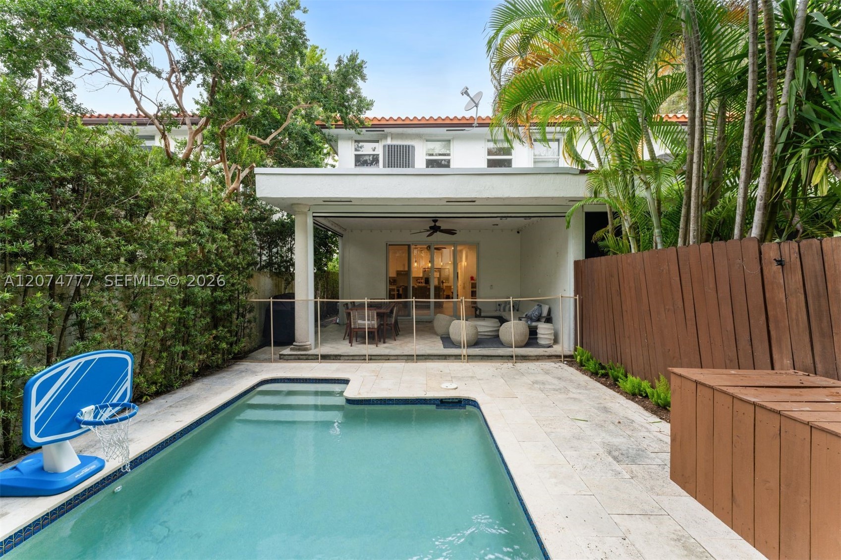 3068 Shipping Ave Coconut Grove, FL 33133