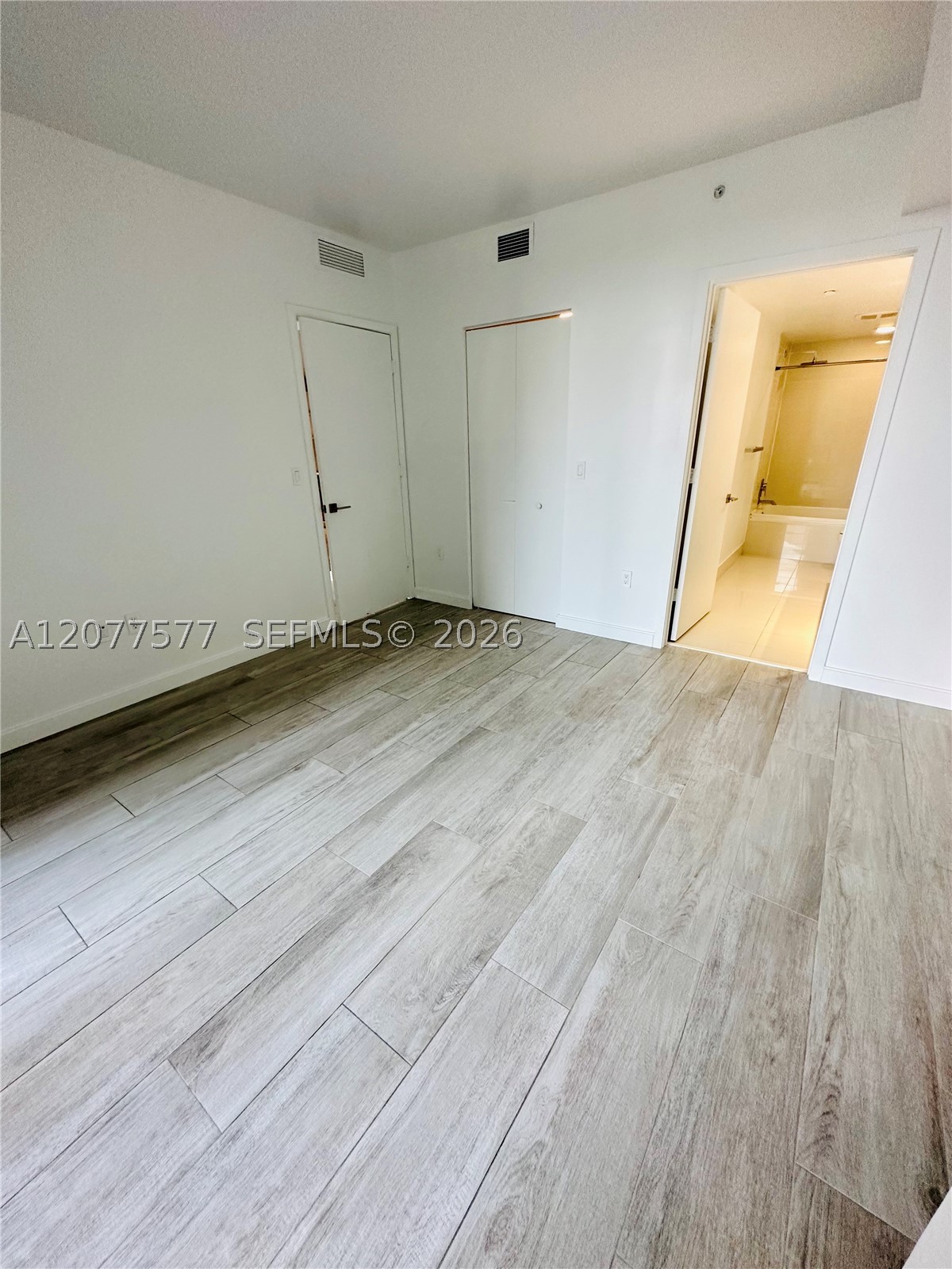 image Brickell Heights East10